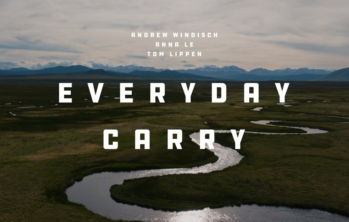 蛇行する川の流れる谷に「EVERYDAY CARRY」の文字と3人のアングラー名を重ねたタイトル画像